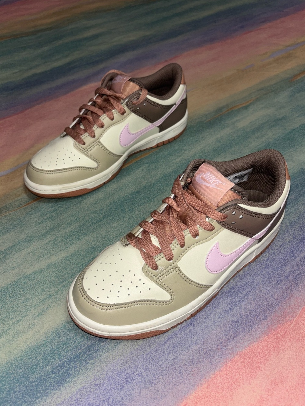 Nike Dunk Low GS Desert Khaki/Pink Foam Sneakers size 5Y/ women’s 6.5 FB9109 201 - Picture 2 of 9